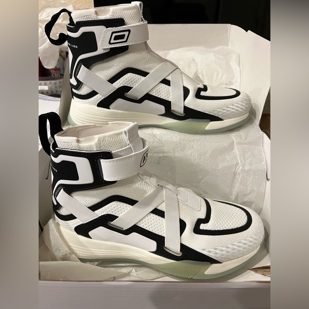 New in box APL super future‎ white black sneaker men 9.5 MSRP $325